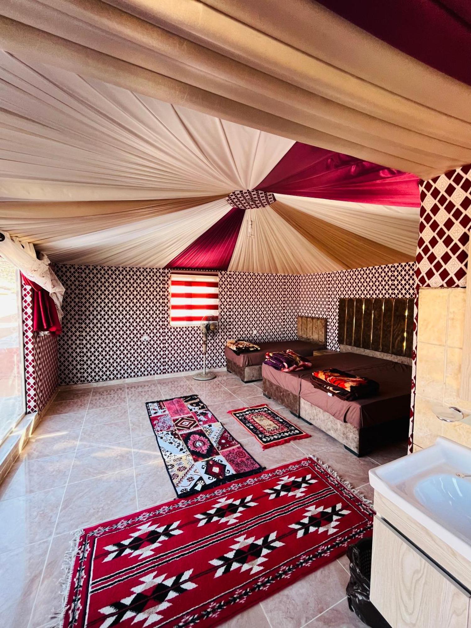 Wadi Rum Camp Stars & Jeep Tour Hotel Luaran gambar